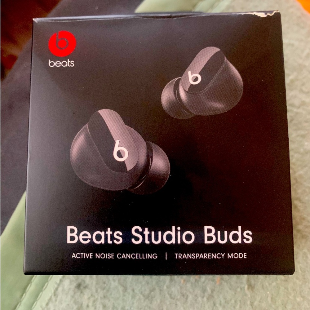 Beats Studio buds